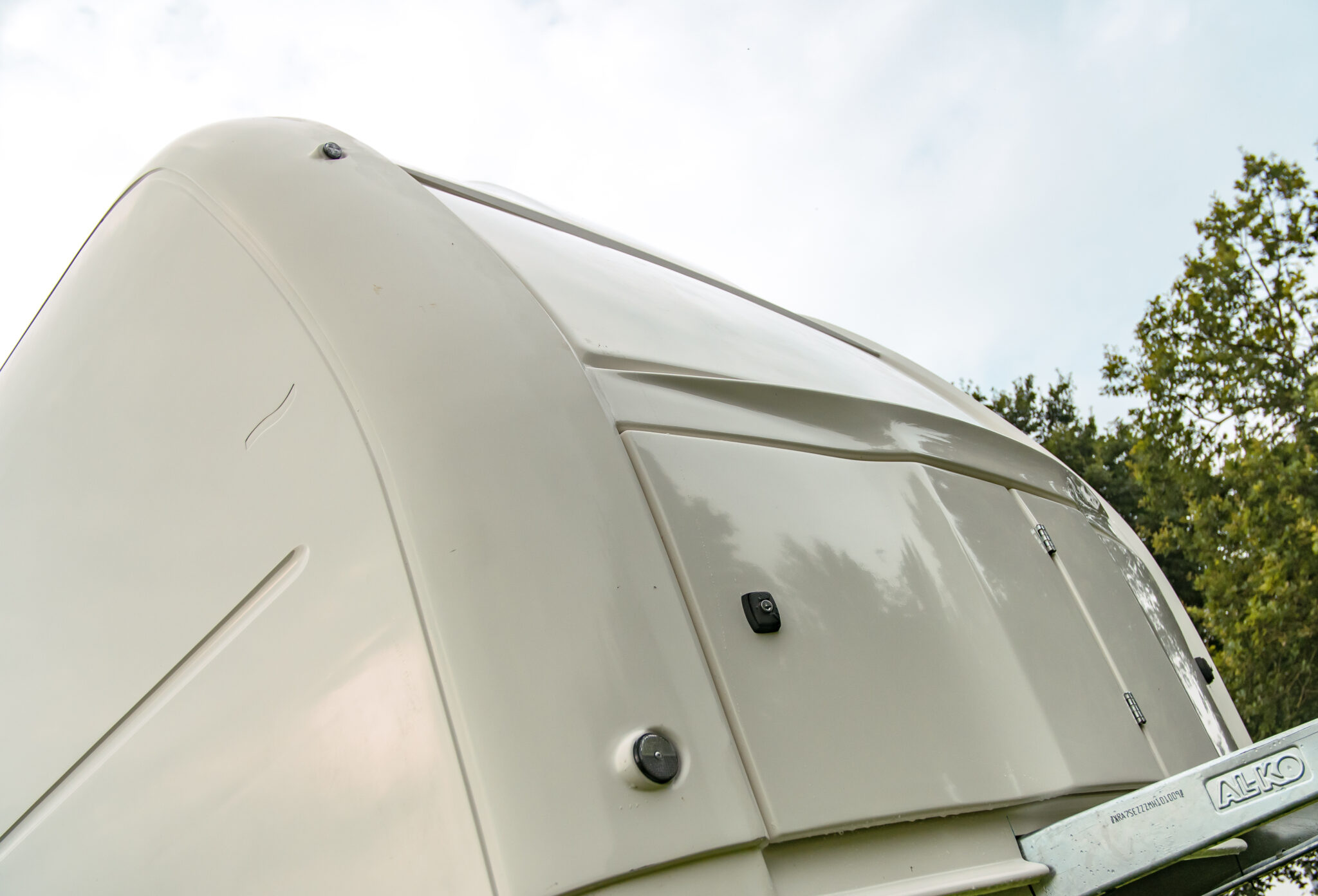 Scout Biod Terug Van Weg Geweest De Caravan Van Polyester scout-biod-terug-van-weg-geweest-de-caravan-van-polyester